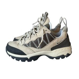 Vintage Nike ACG Hiking Shoes, Women’s 6.5 Casual Sneakers Y2K